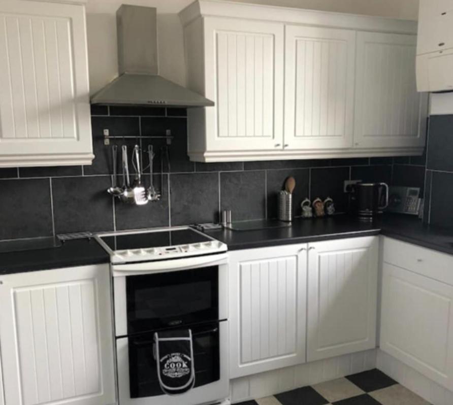Captivating 2-Bed Apartment In Isle Of Bute Ротсей Экстерьер фото