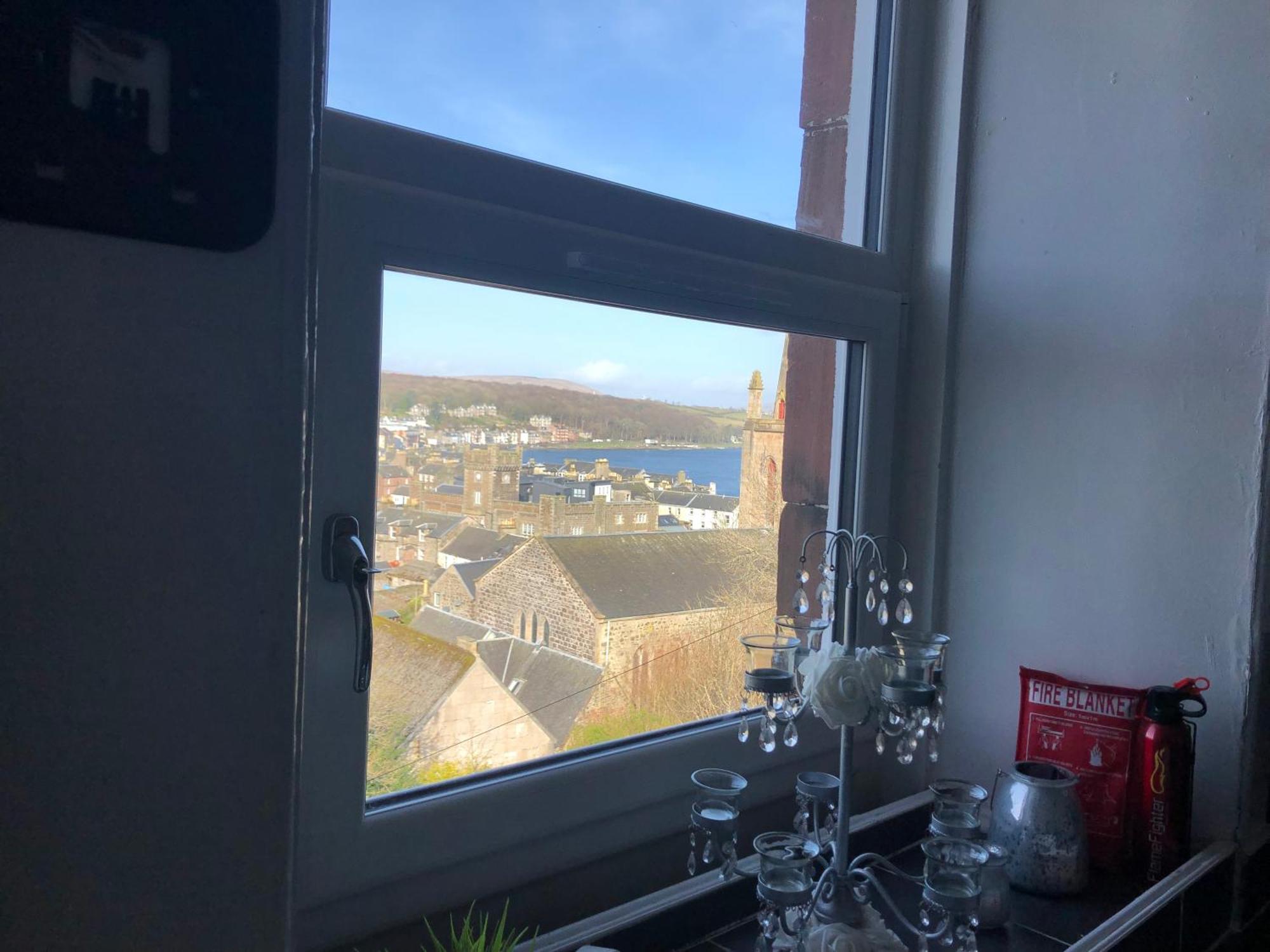 Captivating 2-Bed Apartment In Isle Of Bute Ротсей Экстерьер фото